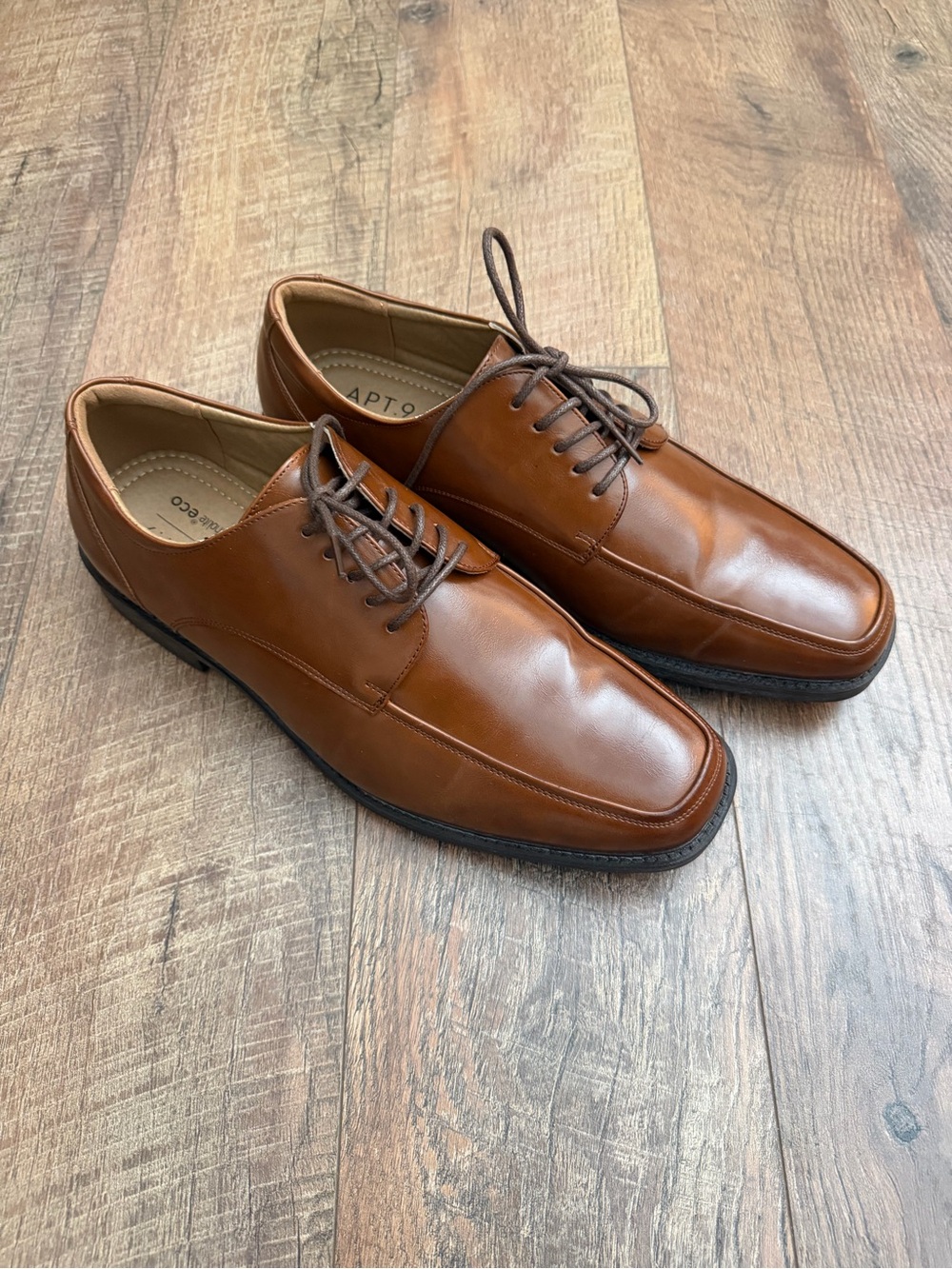 APT. 9, Sz 9.5 Wide Men’s Brown Dress Oxfords